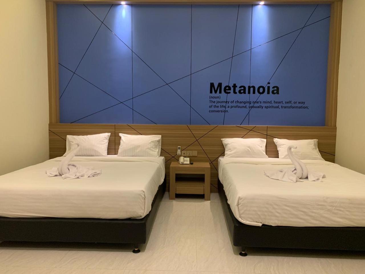 Bless Hotels Sintang Exterior foto
